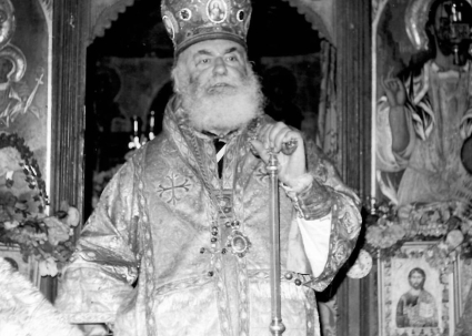 Епископ Партений и свещеник Иван Милушев на стогодишнината на храма